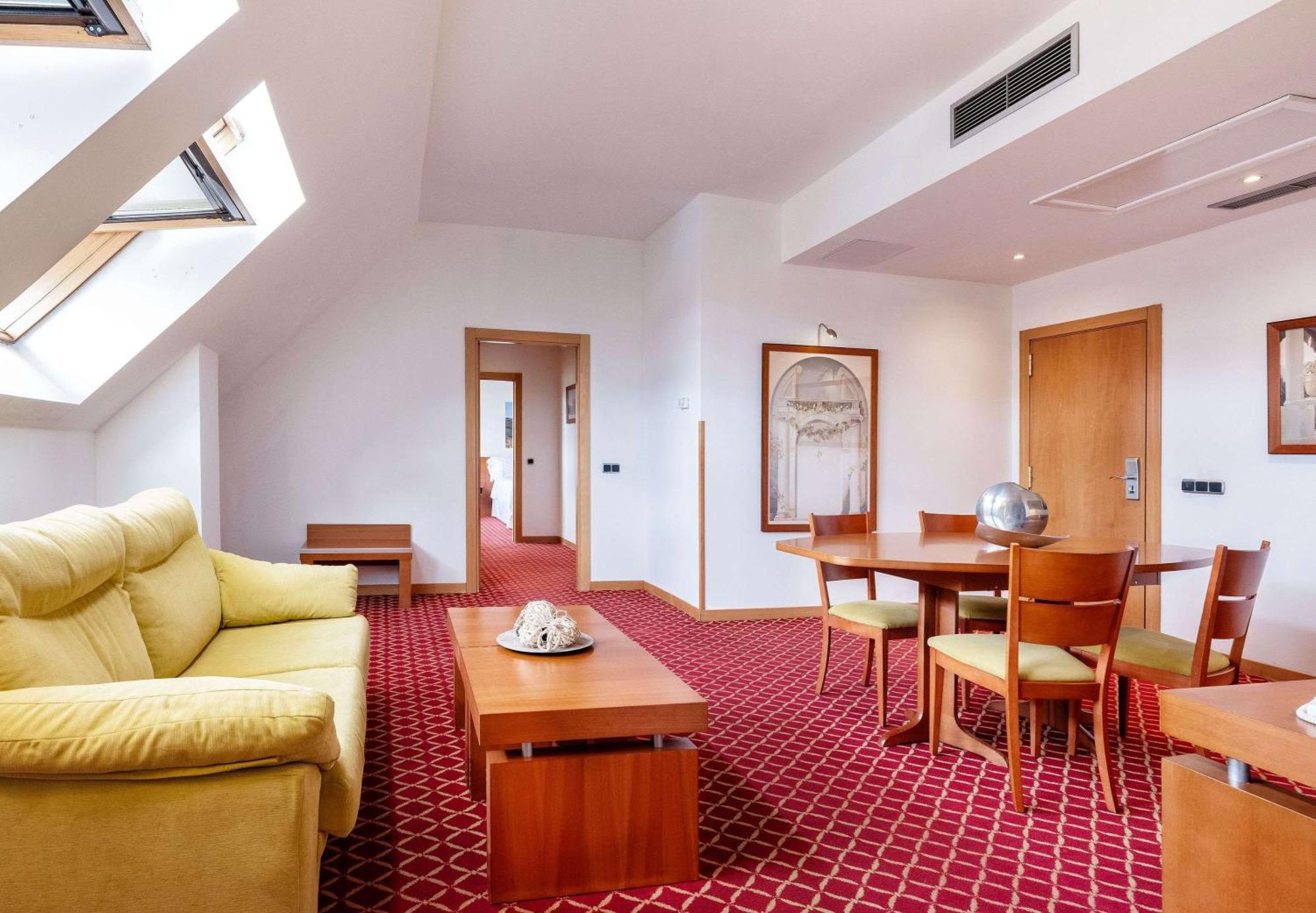 Hotel Zentral León Exteriör bild
